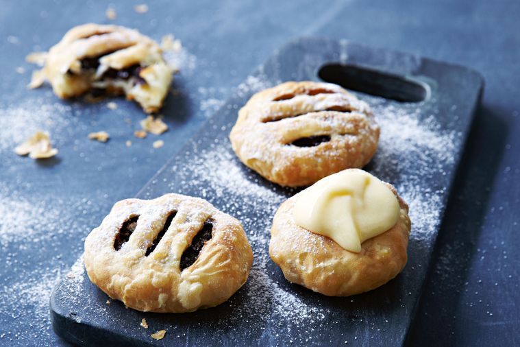 traditional-eccles-cakes-27342-2.jpg
